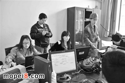 人保財(cái)險(xiǎn)義烏市分公司開展摩托車保險(xiǎn)送下鄉(xiāng)活動(dòng)