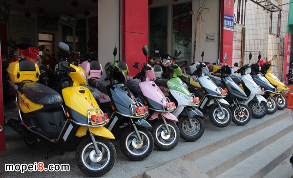 云南楚雄助力車電動(dòng)車正沖擊著市場(chǎng)