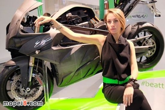 意大利第一輛采用F1技術(shù)的電動摩托車