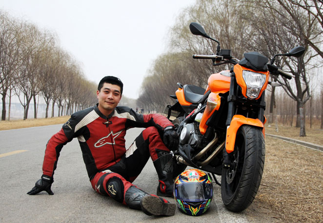 貝納利Benelli 藍(lán)寶龍BJ300GS摩托評(píng)測(cè)