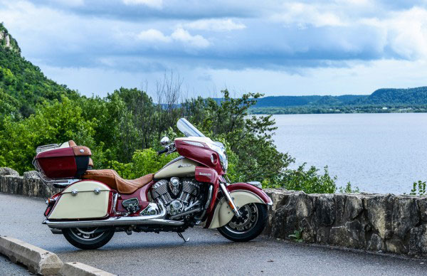 2015 Indian Roadmaster豪華休旅摩托車