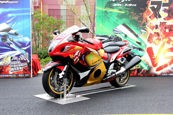 鈴木隼超級(jí)摩托車