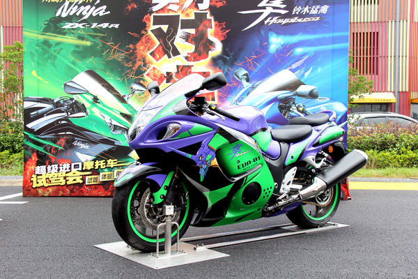 鈴木隼超級(jí)摩托車