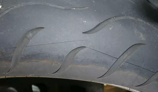摩托車輪胎 彎道處于滑動狀態(tài)