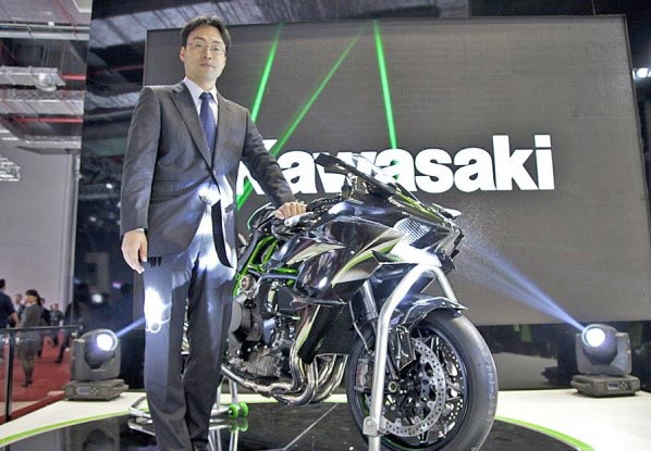 川崎摩托車(chē)Ninja H2R新品發(fā)布會(huì)在上海車(chē)展舉行